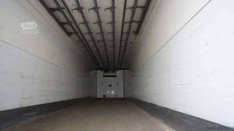 Soğutmalı/dondurulmuş taşıma Van Eck 3 AXLE FRIGO WITH MEAT HOOK SYSTEM