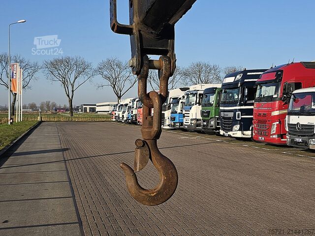 Грузоподъемная платформа MERCEDES-BENZ AROCS 1851 4X4 ATLAS 190 4X HYD