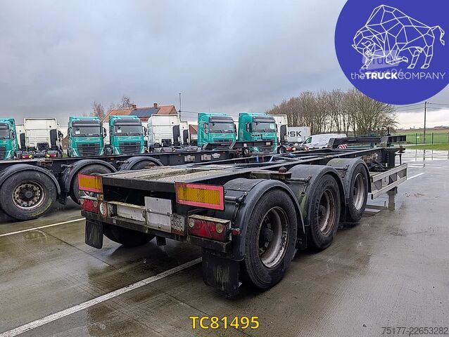 Konteineru pārvadājumi Turbos Hoet Tank chassis Gooseneck