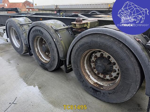 Konteineru pārvadājumi Turbos Hoet Tank chassis Gooseneck
