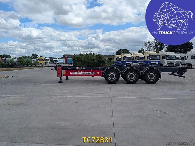 Transport av containrar Vanhool 40/45'