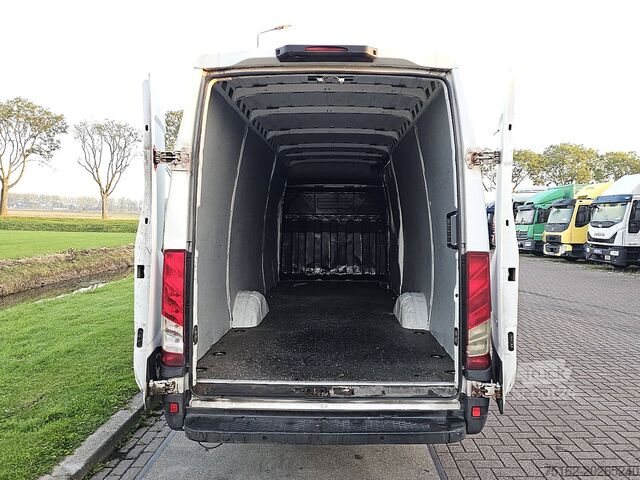 Break à toit surélevé IVECO DAILY