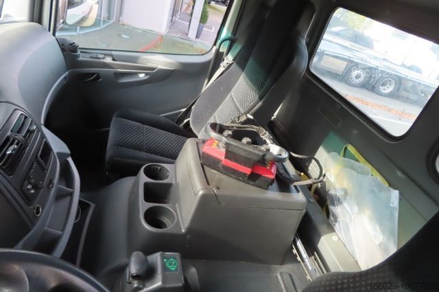 Vrachtauto met open laadbak MERCEDES-BENZ Axor  1833 L - Glastransporter Kran Palfinger