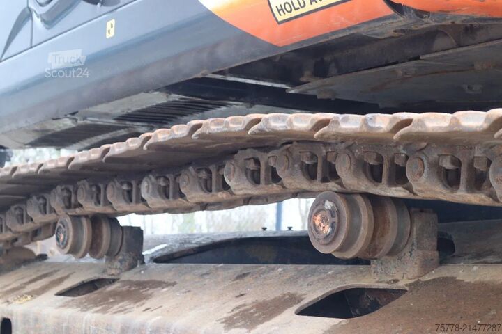 Raupenbagger Hitachi ZX225 USRLC-6 | ROTOTILT | BUCKET | GOOD CONDITION