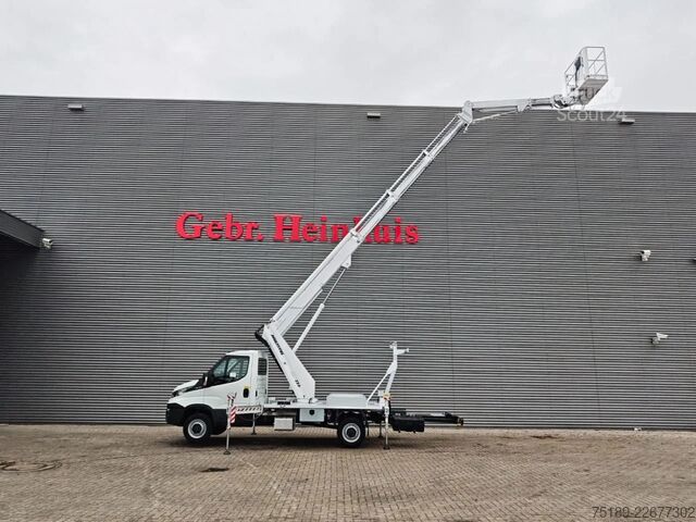 Hefplatform Iveco Daily 35-120 Multitel MJ 226