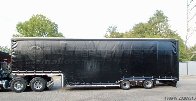 Åben sættevogn med presenning  Geschlossener Autotransporter/Maschinentransport