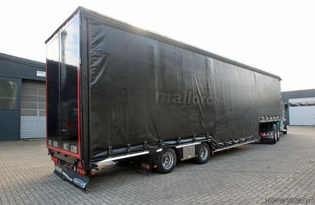 Åben sættevogn med presenning  Geschlossener Autotransporter/Maschinentransport
