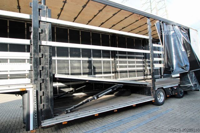 Åben sættevogn med presenning  Geschlossener Autotransporter/Maschinentransport