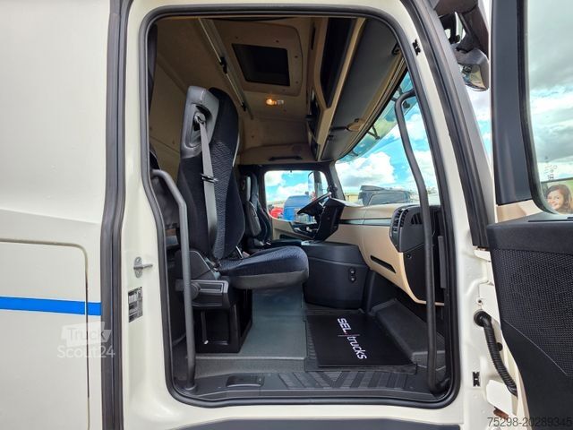 Standartinis vilkikas MERCEDES-BENZ Actros 1843