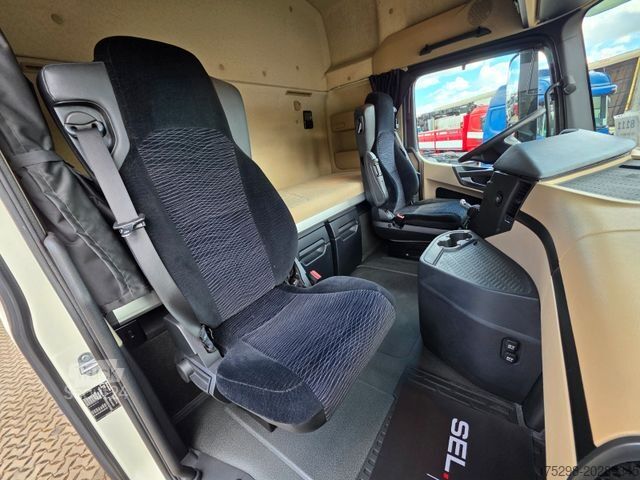 Standartinis vilkikas MERCEDES-BENZ Actros 1843