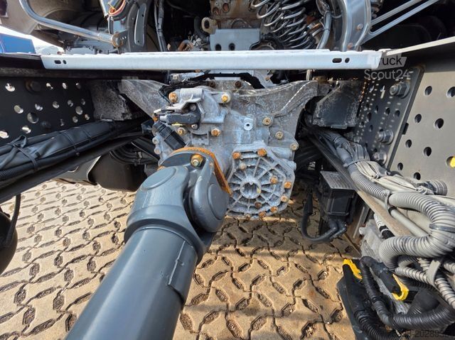 وحدة جرار قياسية MERCEDES-BENZ Actros 1843