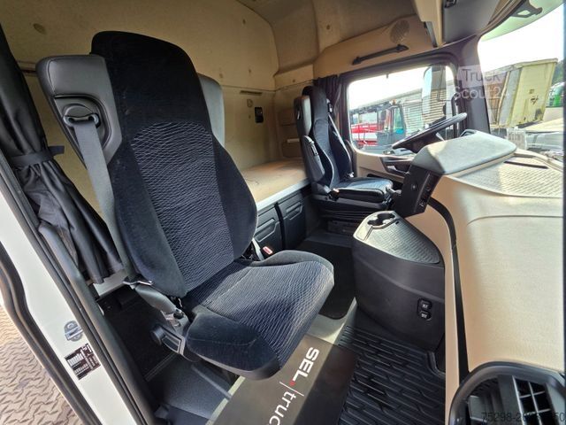 وحدة جرار قياسية MERCEDES-BENZ Actros 1843