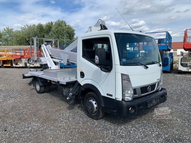 Vrachtwagen met bakwagen Nissan Cabstar Multitel HX195 - 19,5m