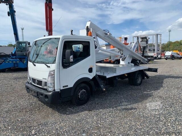 Vrachtwagen met bakwagen Nissan Cabstar Multitel HX195 - 19,5m