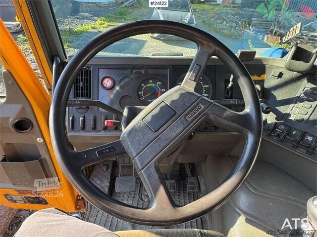 Camião-grua Volvo FL10 Tipper Truck – Rear-Mounted Palfinger Crane