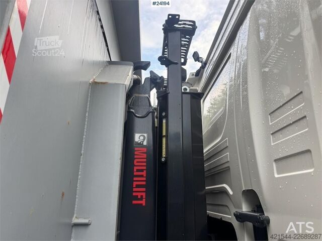 System ramion hakowych Scania G410 6x2 Hooklift Truck with Machine Flatbed – CNG