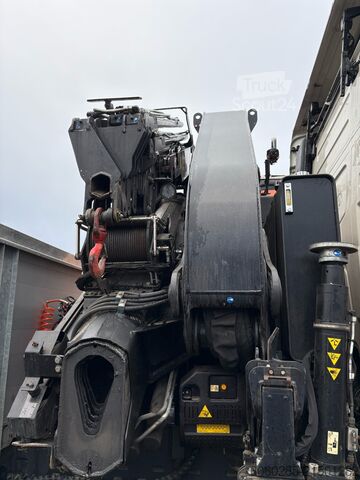 Gru montata su autocarro Volvo Kran Effer 525 FH 750