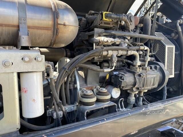 Escavadora de rodas Yanmar B 110 W