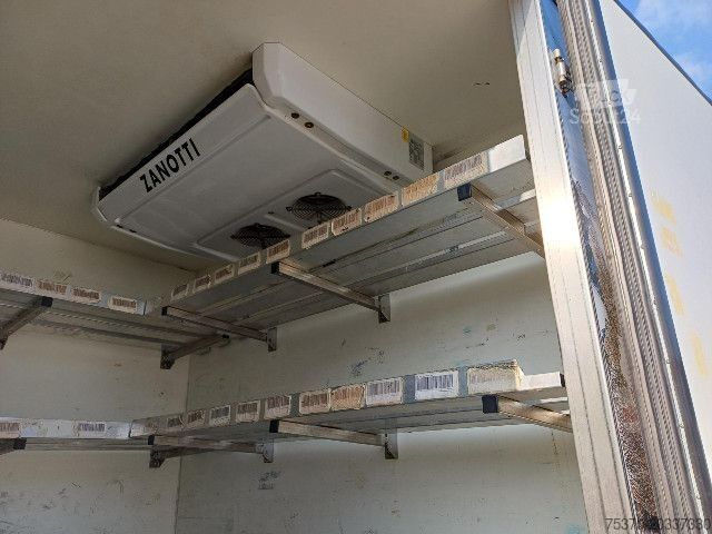 Fourgon isotherme frigorifique IVECO DAILY 70C18/P