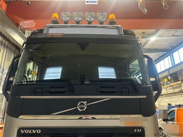 Vrachtwagen met kraan Volvo FH 500 8x2 crane truck w/ 78t/m crane and jib. WAT