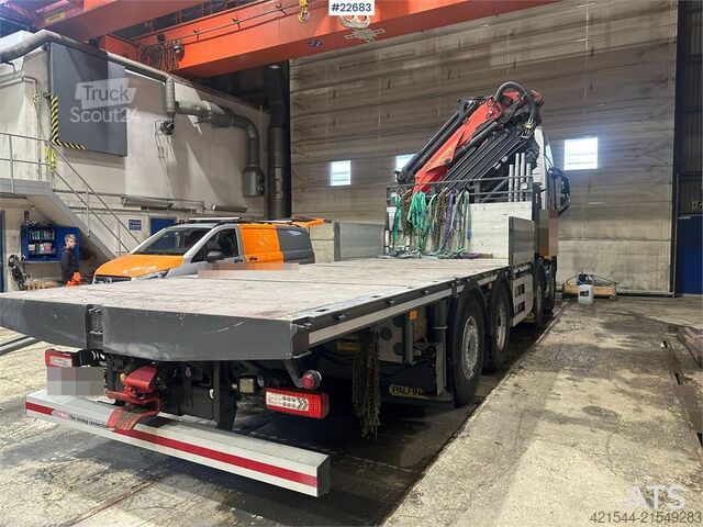 Vrachtwagen met kraan Volvo FH 500 8x2 crane truck w/ 78t/m crane and jib. WAT
