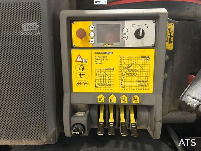 Vrachtwagen met kraan Volvo FH 500 8x2 crane truck w/ 78t/m crane and jib. WAT