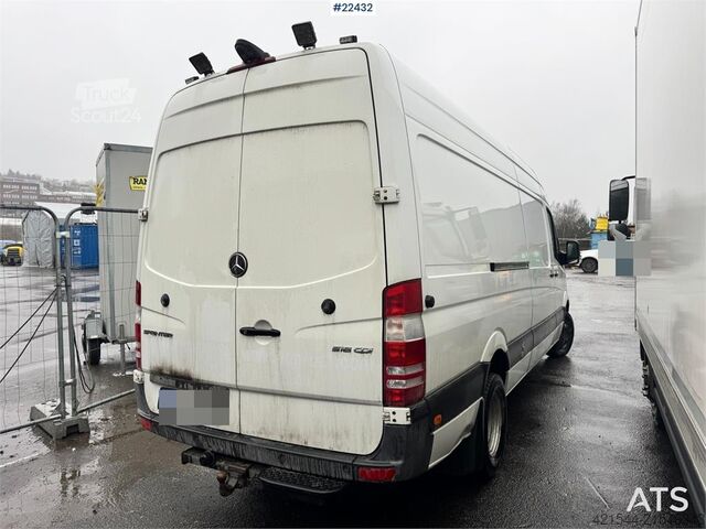عربة ستيشن واغن ذات سقف مرتفع Mercedes-Benz Sprinter 516 Van WATCH VIDEO
