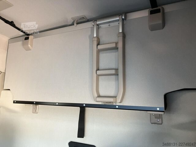 Standardowy ciągnik siodłowy IVECO S-Way AS 440 S 58 T/FP Sattel AHK AUT Bel.Sitz