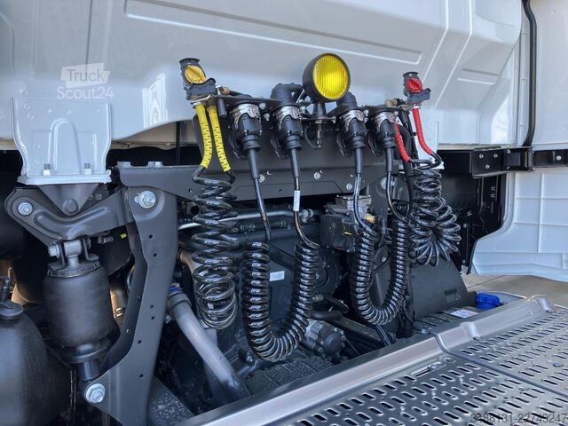 Standardowy ciągnik siodłowy IVECO S-Way AS 440 S 58 T/FP Sattel AHK AUT Bel.Sitz