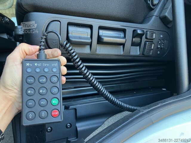 Standardowy ciągnik siodłowy IVECO S-Way AS 440 S 58 T/FP Sattel AHK AUT Bel.Sitz