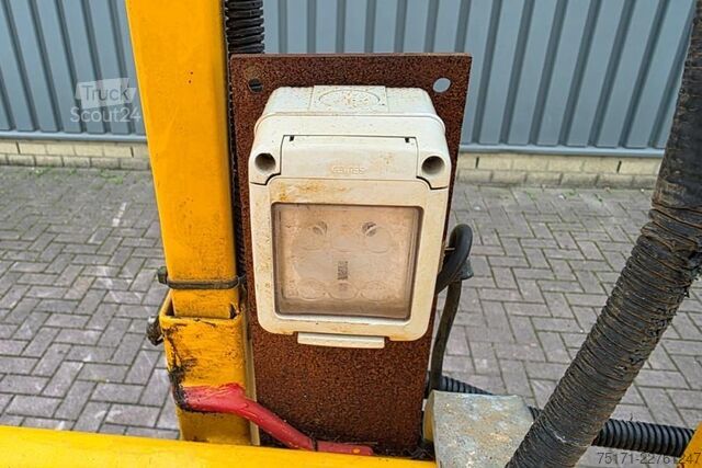Pont élévateur à ciseaux Haulotte COMPACT 10DX Diesel, 4x4 Drive, 10.2m Working Heig