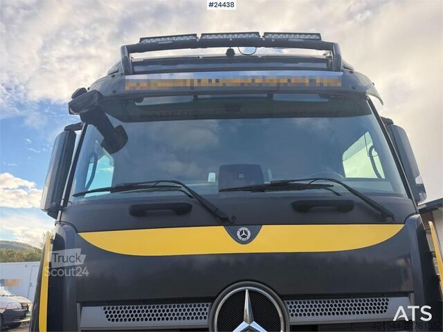 Prepravca dreva Mercedes-Benz Actros 6x4 timber truck with Epsilon M12L timber c