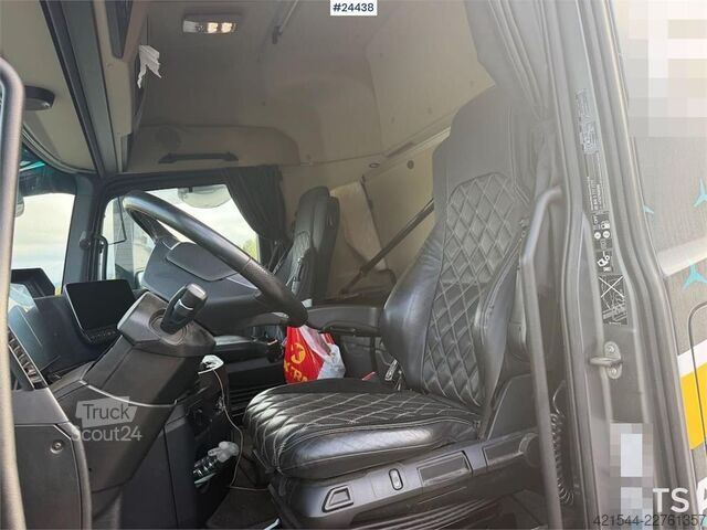 Prepravca dreva Mercedes-Benz Actros 6x4 timber truck with Epsilon M12L timber c