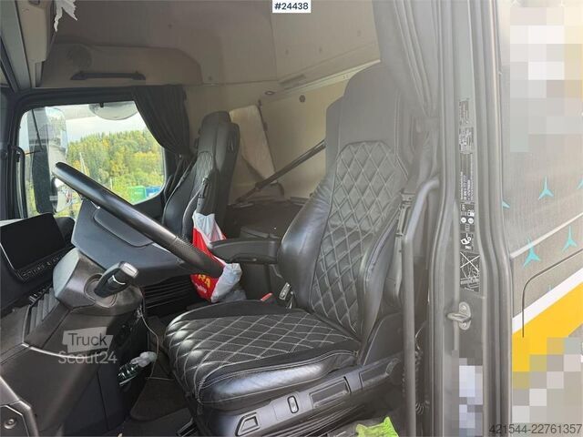 Prepravca dreva Mercedes-Benz Actros 6x4 timber truck with Epsilon M12L timber c