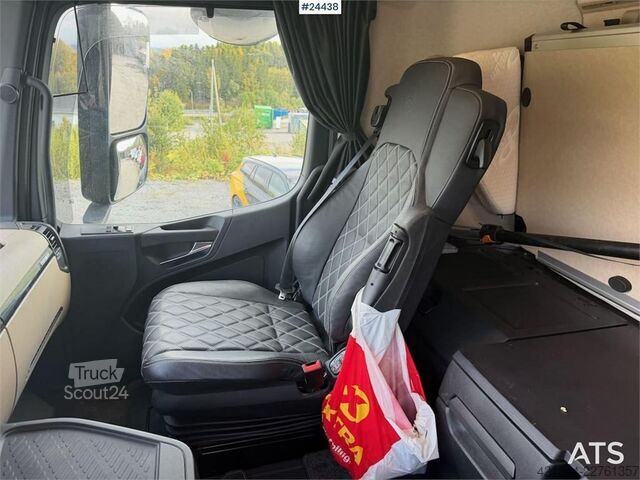 Prepravca dreva Mercedes-Benz Actros 6x4 timber truck with Epsilon M12L timber c