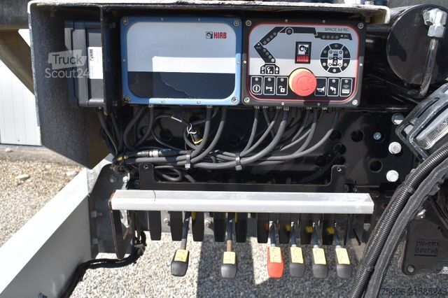 Automobilis ar plakanu platformu IVECO Stralis 260S42 Brücke/Kran Hiab/Retarder