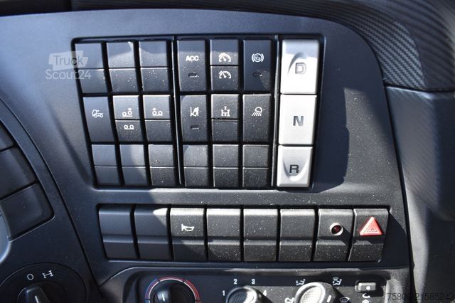 Automobilis ar plakanu platformu IVECO Stralis 260S42 Brücke/Kran Hiab/Retarder