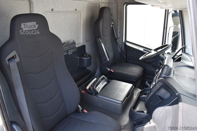 Automobilis ar plakanu platformu IVECO Stralis 260S42 Brücke/Kran Hiab/Retarder