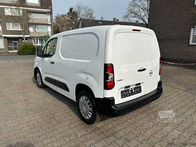 Panelová dodávka OPEL Combo E Cargo 75kw * Klima *