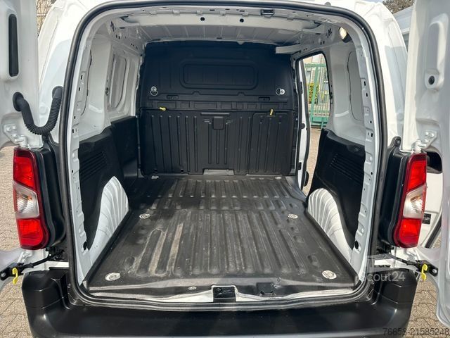 Panelová dodávka OPEL Combo E Cargo 75kw * Klima *