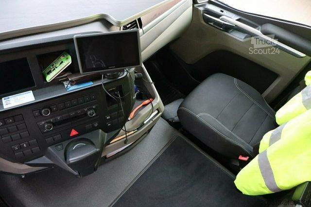 Kravas automašīnai uzstādīts celtnis MAN TGS 18.360 4x2 Pritsche Kran HIAB XHIDUO 188 E5