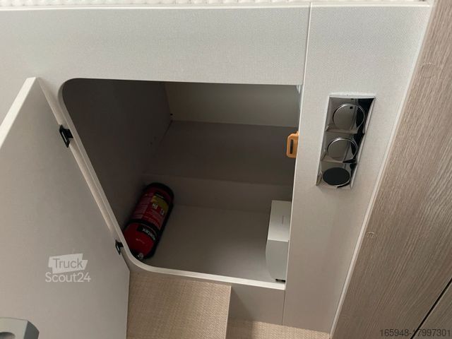 Half-integraal camper BÜRSTNER Lineo T 620 G**Solar*Markise mit LED