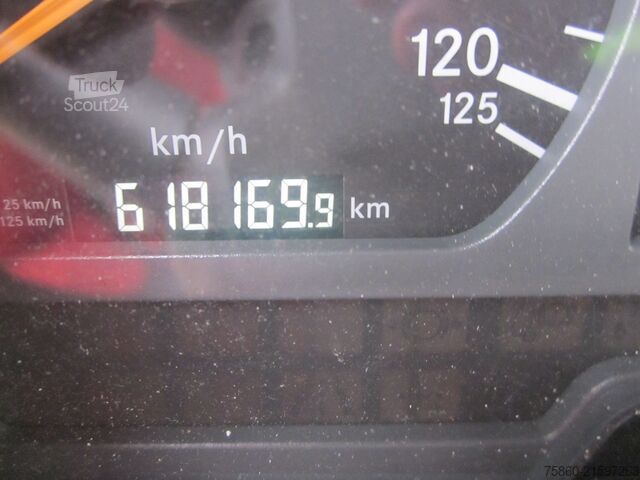 Box truck Mercedes-Benz 816 Atego Koffer mit Ladebordwand