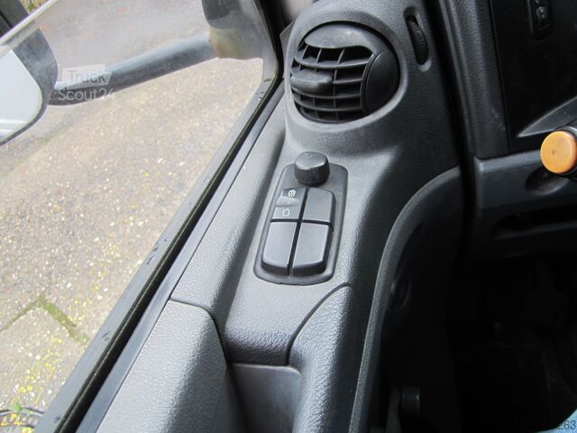 Box truck Mercedes-Benz 816 Atego Koffer mit Ladebordwand