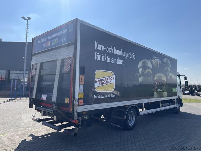 Box body Volvo FL240 Closed Box / Loading Lift / 157.000 KM