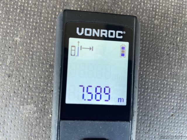 Box body Volvo FL240 Closed Box / Loading Lift / 157.000 KM