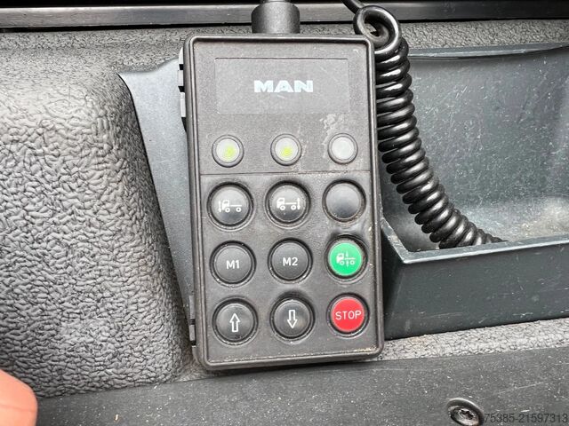 Cattle transport MAN TGX 26.440 6x2/4 Menke Livestock Veewagen Gross...