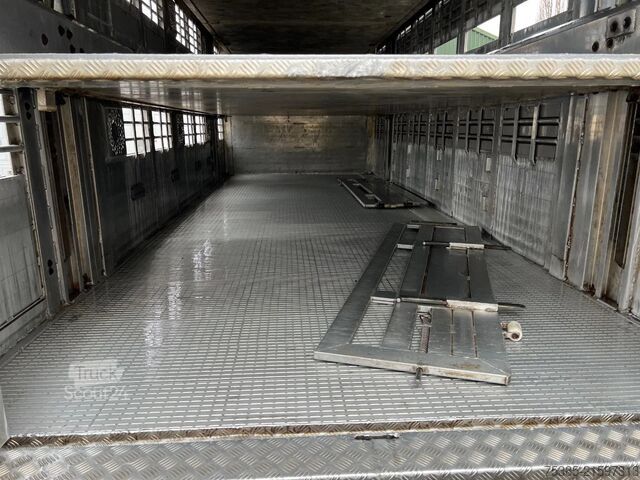 Trasporto del bestiame MAN TGX 26.440 6x2/4 Menke Livestock Veewagen Gross...