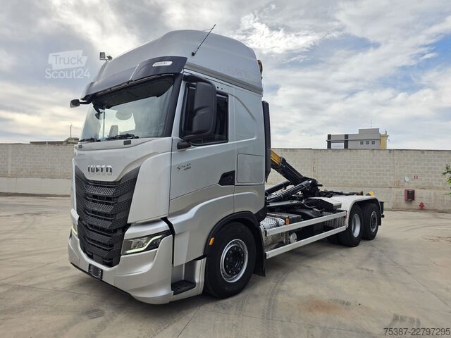 Kroklastbil Iveco 260S48