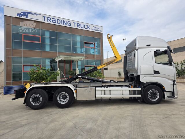 Kroklastbil Iveco 260S48